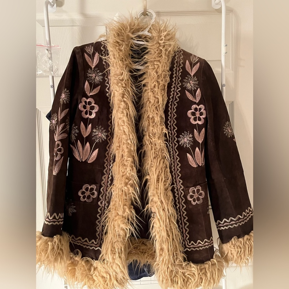 Taunt, suede, with fur trim and flower embroidery coat. Vintage style